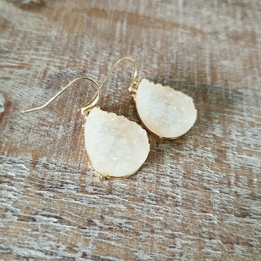 🥳HP🥳 Pear Shaped Druzy Drop Earring - Picture 6 of 7
